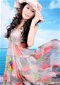 Hundreds of beauties: pretty Thai wife Hui